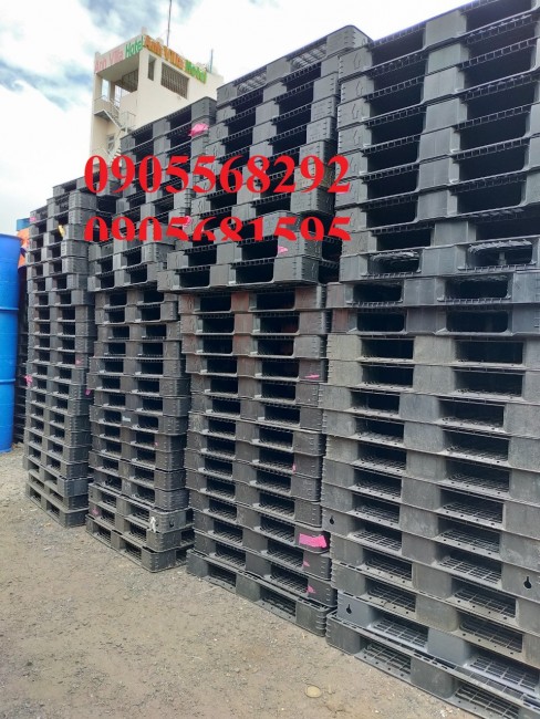 thanh lý pallet nhựa den giá cực rẻ 0905681595