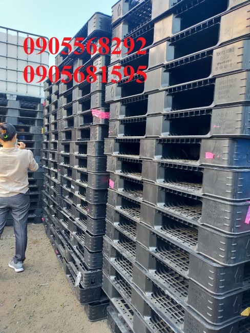 Thanh lý pallet nhựa đen giá siêu rẻ 0905681595