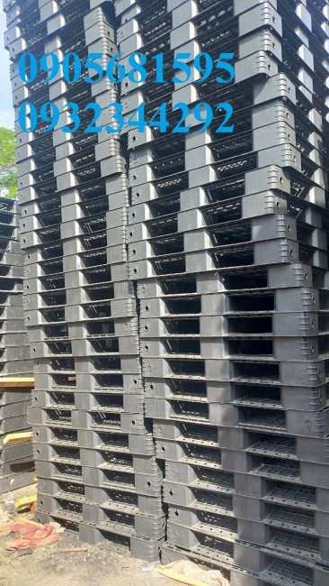 Thanh lý pallet nhựa đen giá siêu rẻ kt 1100X1100X120 mm   chỉ từ 95k