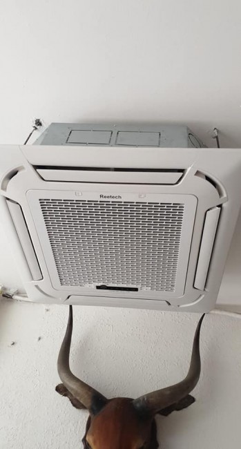 Thầu cung cấp – thi công – lắp đặt Máy lạnh Âm trần Cassette Reetech kiểu dáng đẹp 