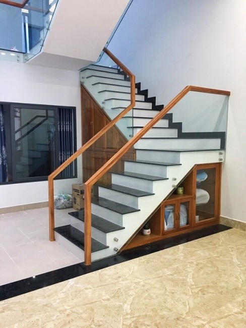 Thi công cầu thang kính cường lực tại Bình Dương - Trường Thịnh