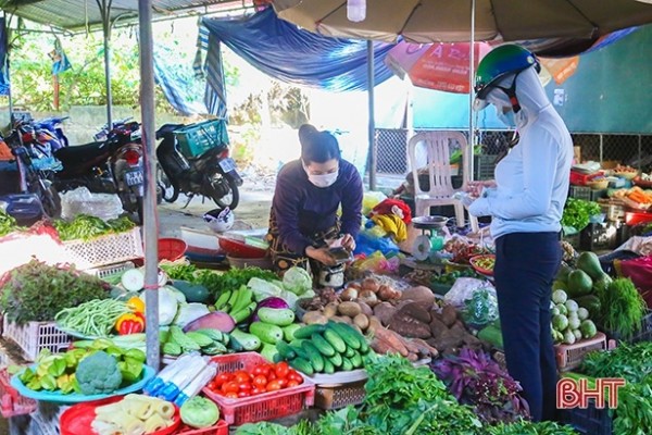 Thực phẩm đa dạng khi TP Hà Tĩnh chuyển sang giãn cách xã hội (22-06-2021)