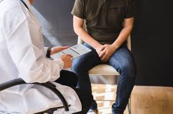 Tinh trùng loãng màu trắng trong là bệnh gì