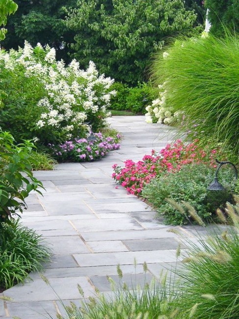 Top 10 mẫu thiết kế lối đi sân vườn đơn giản mà xinh lung linh