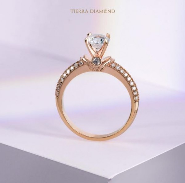 [toplist.vn] Nhẫn cưới kim cương tiếp tục bùng nổ trong mùa cưới 2021