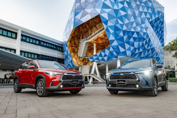 Toyota Corolla Cross 2023: Báo Giá Lăn Bánh Và Khuyến Mãi Tháng 11-2022
