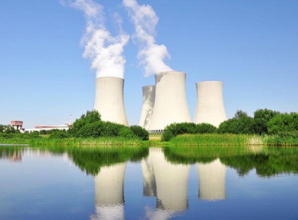 Trạm điện hạt nhân nổi tạo ra năng lượng nhiệt điện và nước sạch