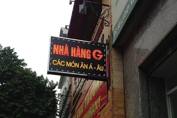 Tư vấn qua lắp biển hiệu cửa hàng