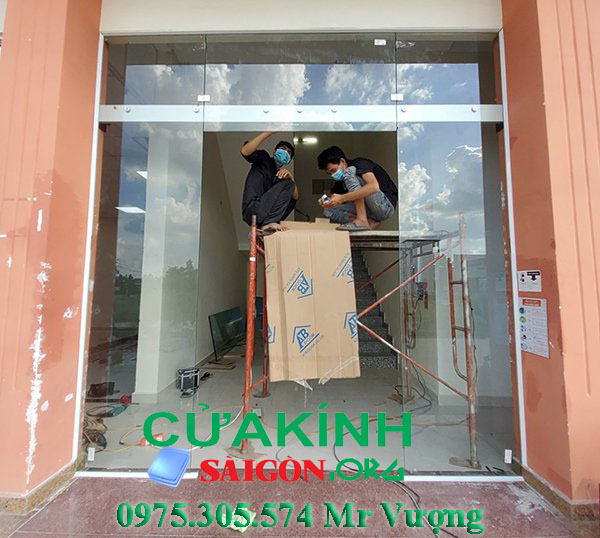 Vách kính cường lực văn phòng quận 8 | 0975305574