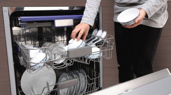 Vệ sinh máy rửa chén một quan niệm sai lầm của nhiều người sử dụng