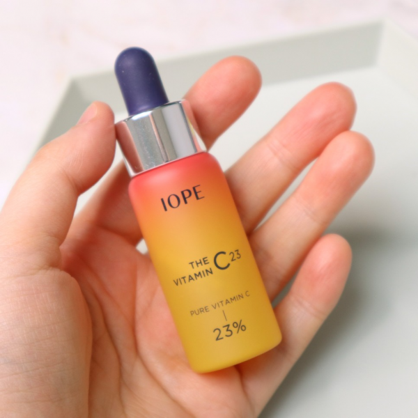 Vì sao nên sử dụng Serum dưỡng ẩm chống lão hóa Iope The Vitamin C23 từ sớm?