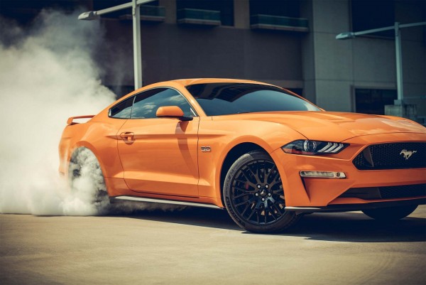 Website bán xe giới thiệu Ford Mustang