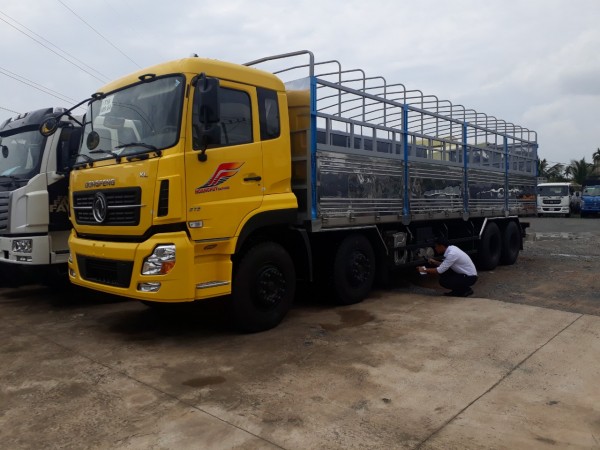 Xe dongfeng 4 chân ISL315 tải 17t99