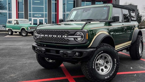 Xe Ford Bronco thay đổi mới lạ với diện mạo mang phong cách hoài cổ