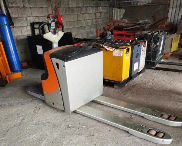 Xe Nâng Pallet Chạy Điện 2000Kg Hiệu Still