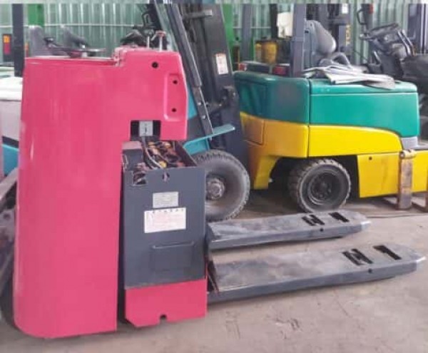 Xe Nâng Pallet Điện Có Bàn Đứng Lái Tải 2000Kg