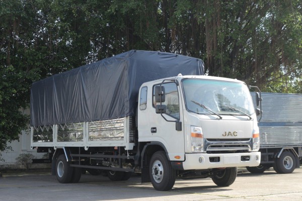 xe tải jac 6t5 thùng 6m2-hỗ trợ trả góp 70%-xe mới hồ sơ có sẵn giao ngay