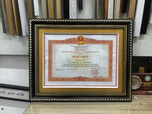 Xưởng đóng khung bằng khen đẹp | 0972379908